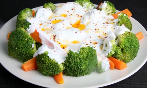 Yoğurtlu Brokoli Salatası Nasıl Yapılır